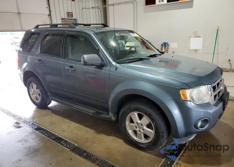 2011 Ford Escape Xlt z USA, uszkodzony, nr VIN 1FMCU9DG1BKB00981